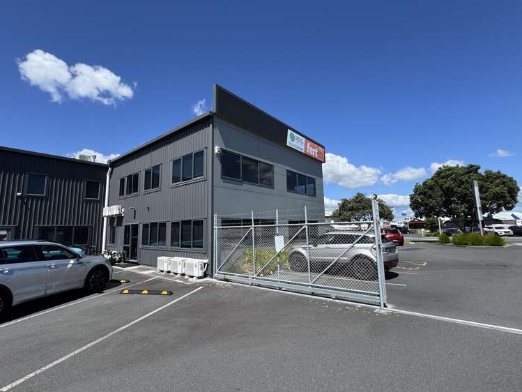 Level 1/20 Jean Batten Drive Mt Maunganui_8