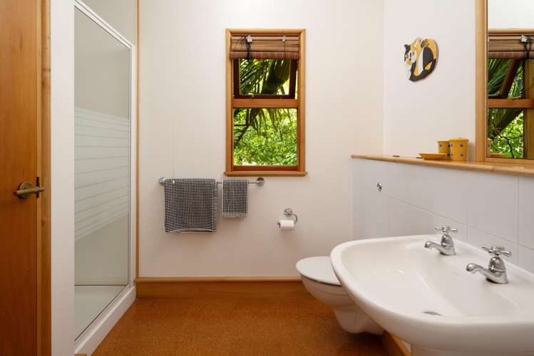 19 Tara Bay Road Te Mahia_13