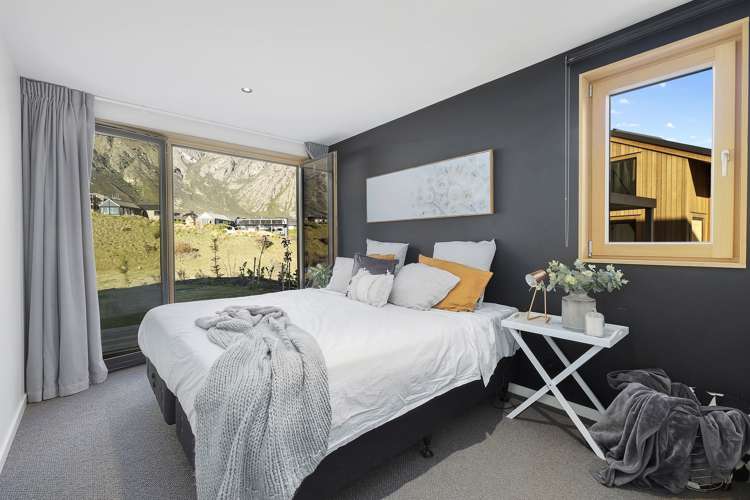 18 Falconer Rise Jacks Point_12