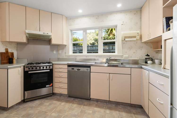 297 The Parade Island Bay_5