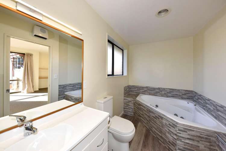 10 Courtfield Close Parklands_12