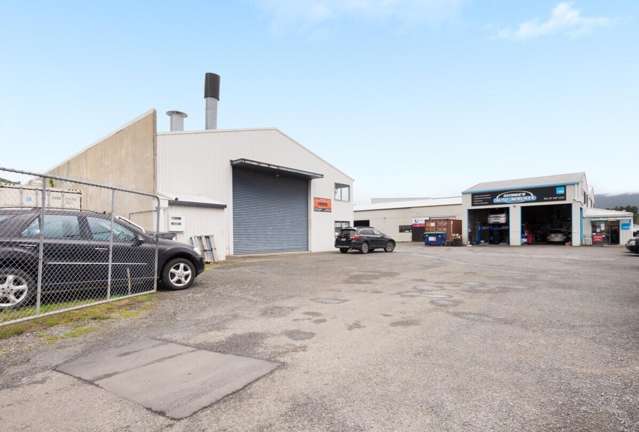 Strategically located warehouse-For Lease