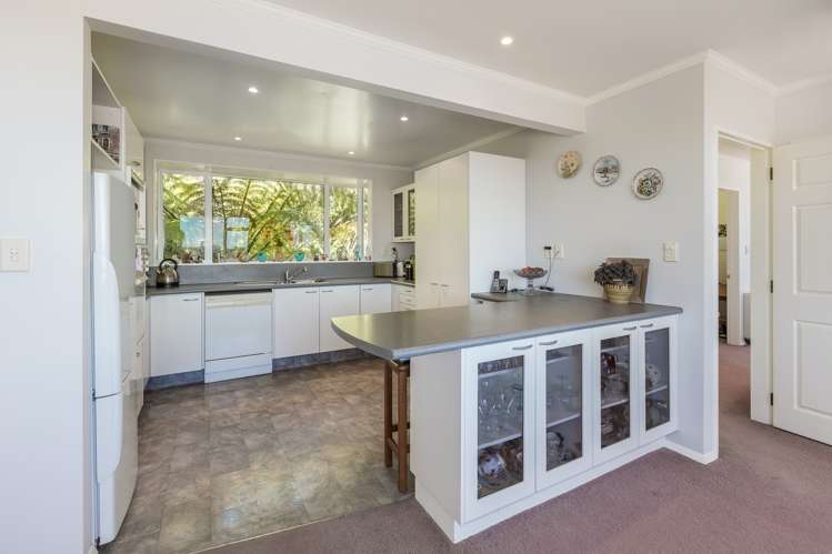 6 Iona Place Papakowhai_16