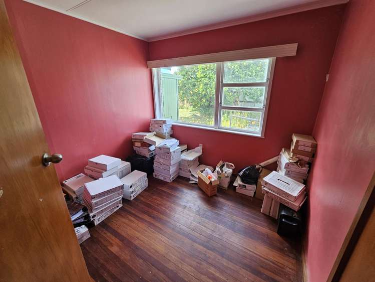 1217 Willowpark Road North_5