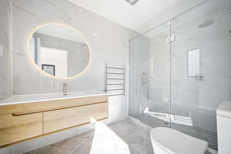 16A & 16D Madison Place Forrest Hill_18