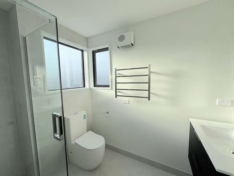 1/5 Clarence Street South Addington_15