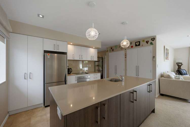 24 Royalle Mews Botany Downs_4