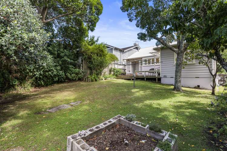 9 Selkirk Road Mount Albert_13