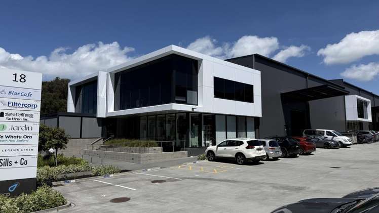 Unit 2,18 Kawana Street_0