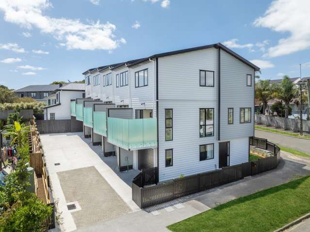 3 Beds, 3 Ensuites, Garage - It's Got It All!