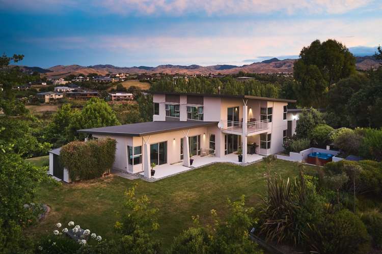 53 Fairbourne Drive Fairhall_17