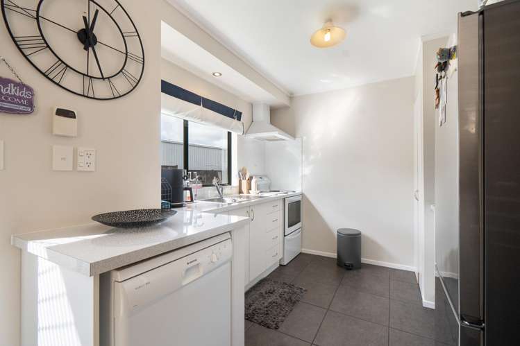38 Dahlstrom Grove Kelvin Grove_8