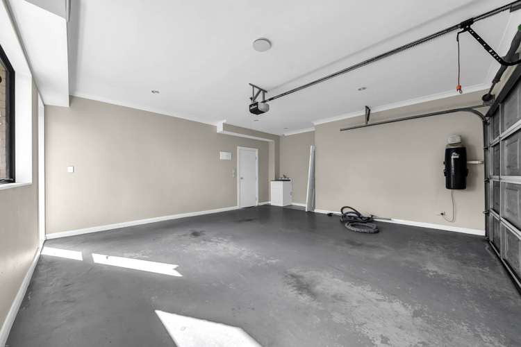 8 Listack Drive Flat Bush_41