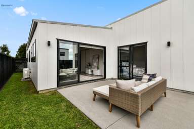 215 Victoria Street West_2