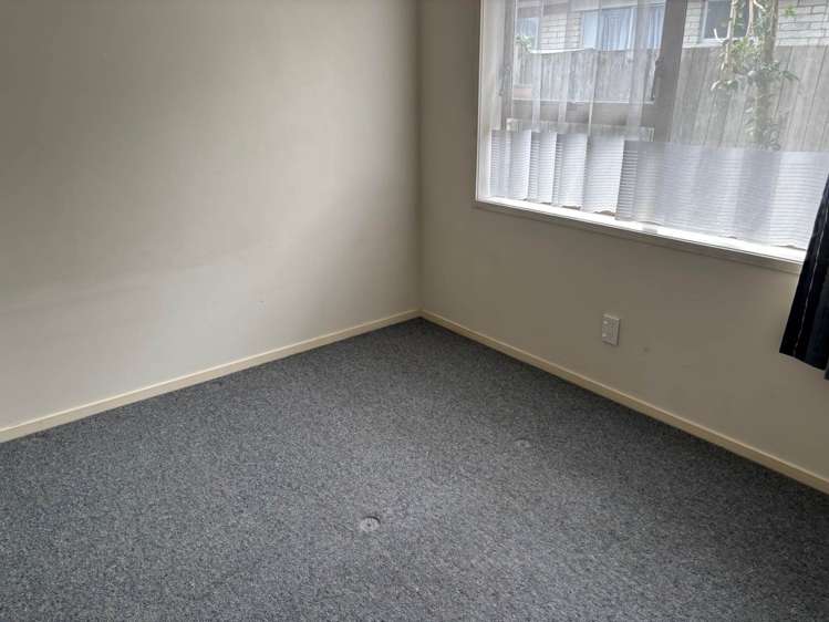 5B Hedge Row Sunnyhills_16