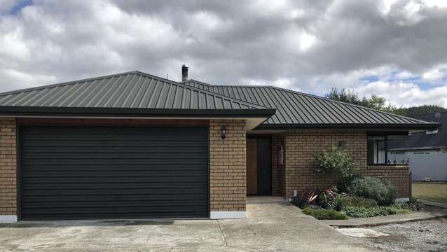 Sunny Open Plan Family Home