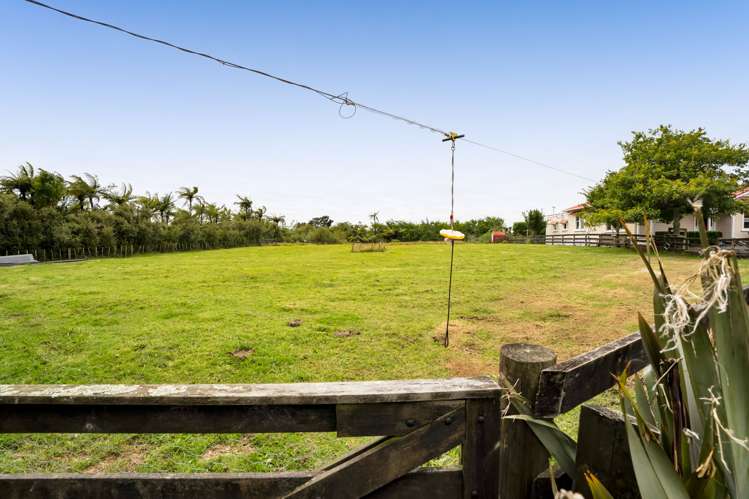 1245 Upland Road Egmont Village_3