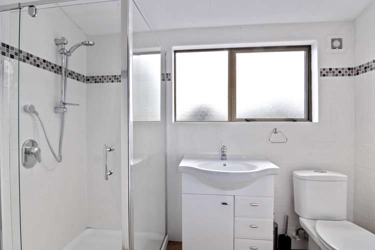 10 Lord Auckland Road Wakefield_15