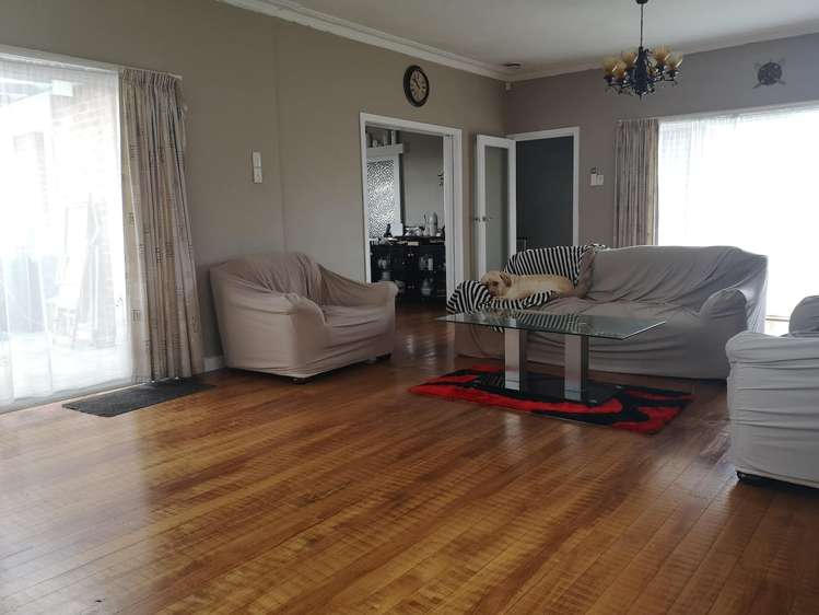 2 Locke Avenue Mount Roskill_1