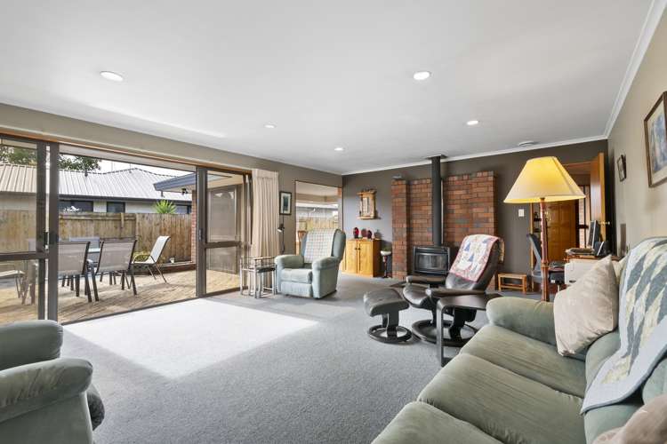 92 Amberley Avenue Highbury_2