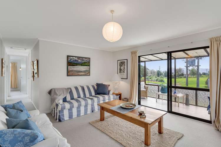8 Beach Road Waikawa_9