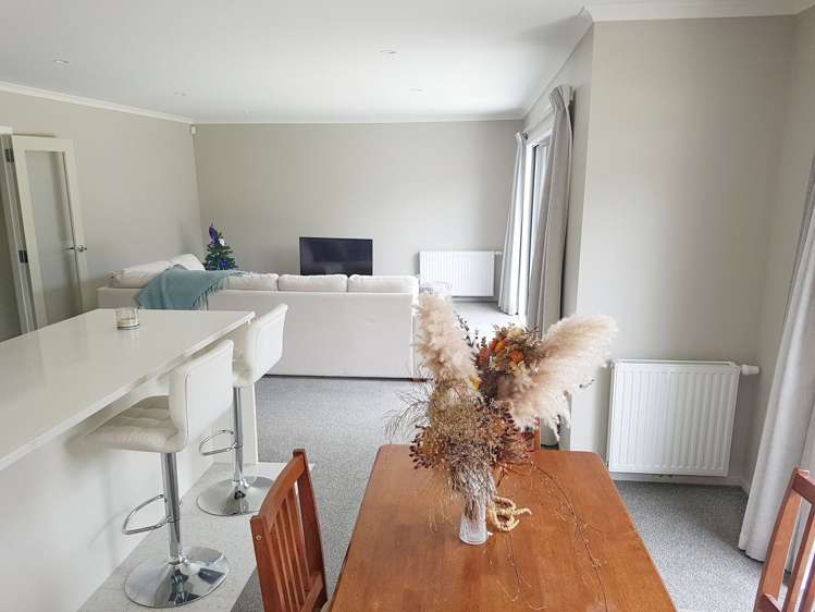 11 Henrietta Maxwell Grove Wainuiomata_9