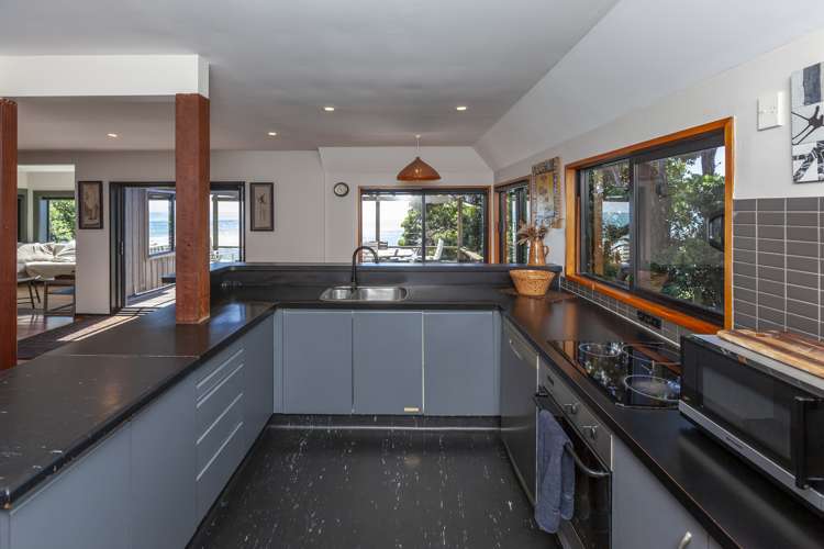 84 Ames Street Paekakariki_15