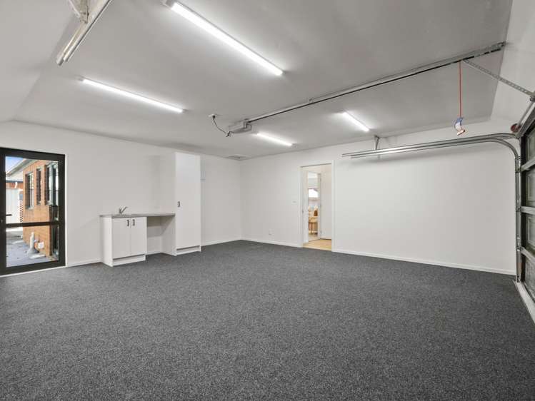 40 Travis Country Drive Burwood_14