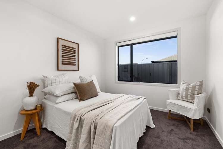 10 Meech Way Frimley_24