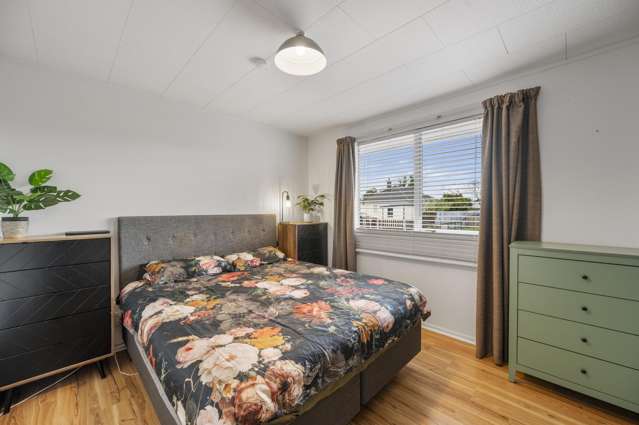 28 Neal Crescent Onekawa_4