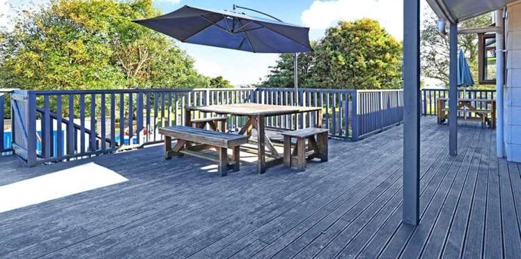 18 Oreti Place Clover Park_17