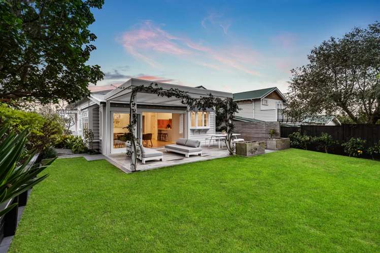 202 Queen Street Northcote Point_22