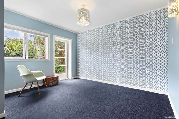 70 Lake Road Narrow Neck_14