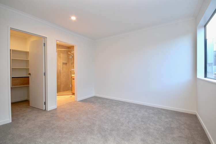 8/11 Celeste Place Totara Vale_22