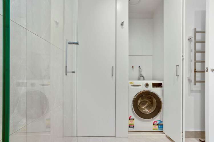 318/9 Madeira Lane Grafton_14