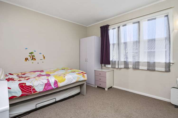 17 Seabrook Avenue New Lynn_8