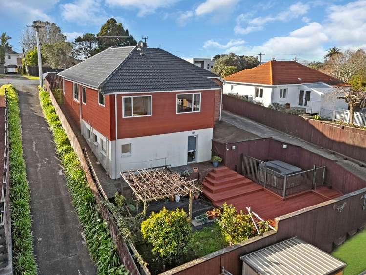 11 Tirimoana Road Te Atatu South_29