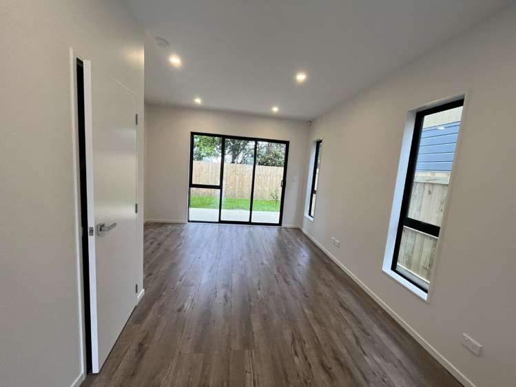 10/241 Don Buck Road 11410_2