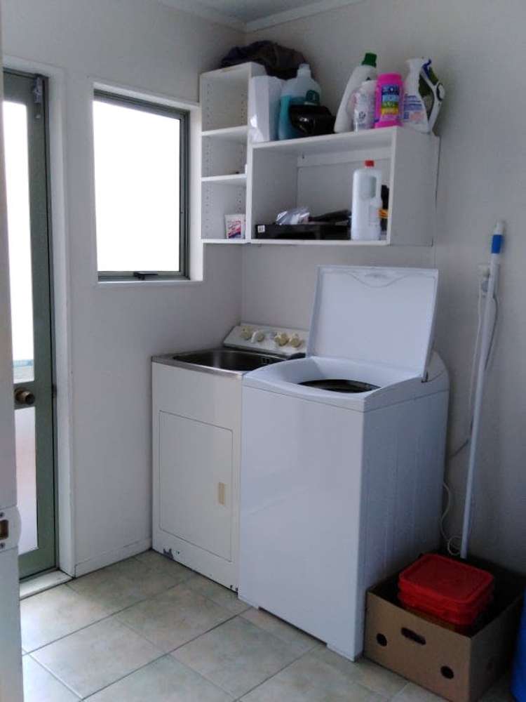 16 Stewart Gibson Place Manurewa_10