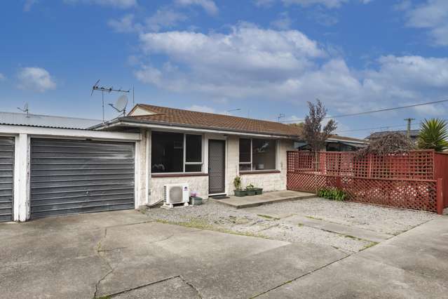 2/467 Hereford Street Linwood_1