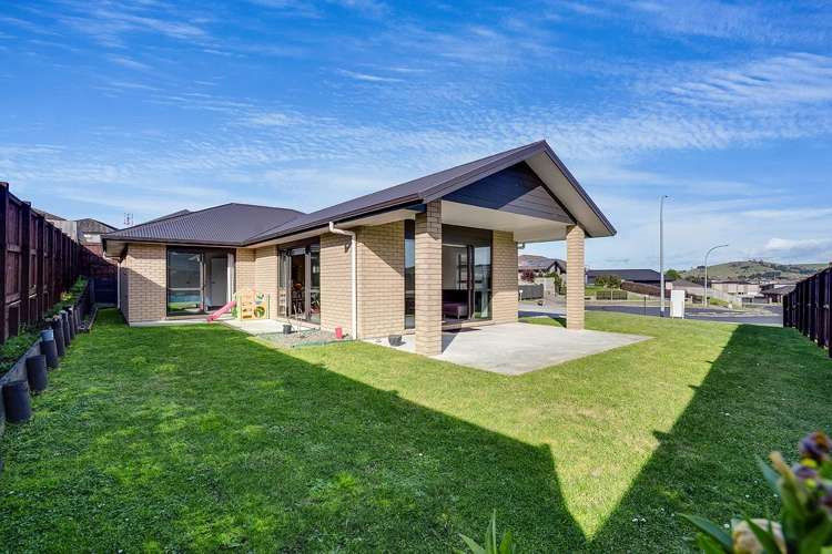 16 Andrew Hilton Close_3