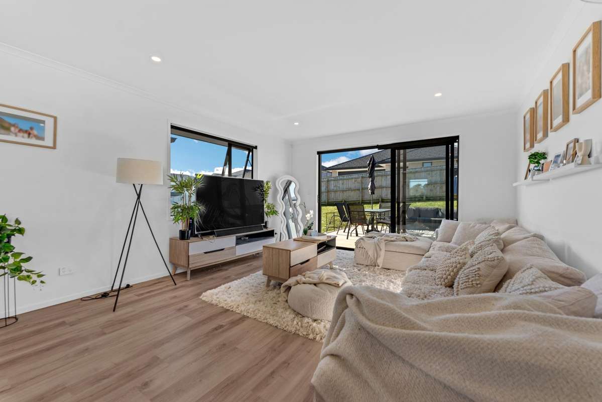 40 LEATHEM CRESCENT_3
