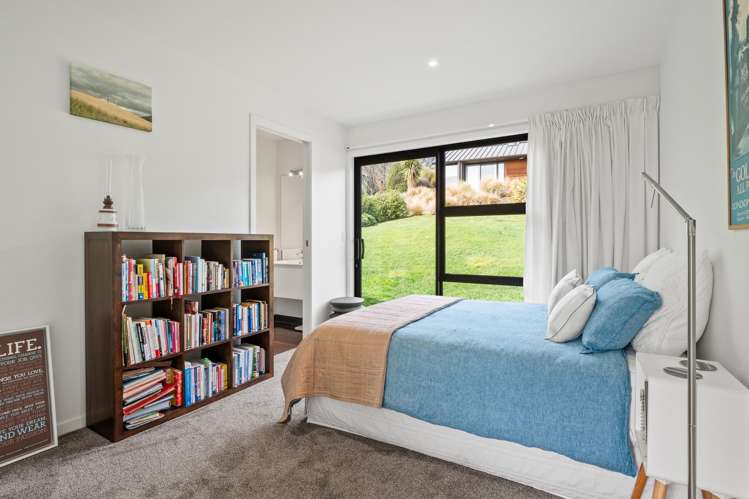 11 McKellar Drive Jacks Point_21