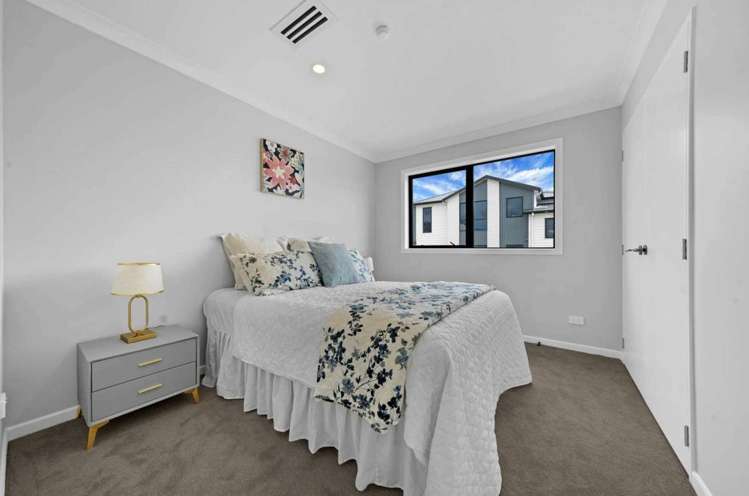 76 Koromeke Street Flat Bush_12