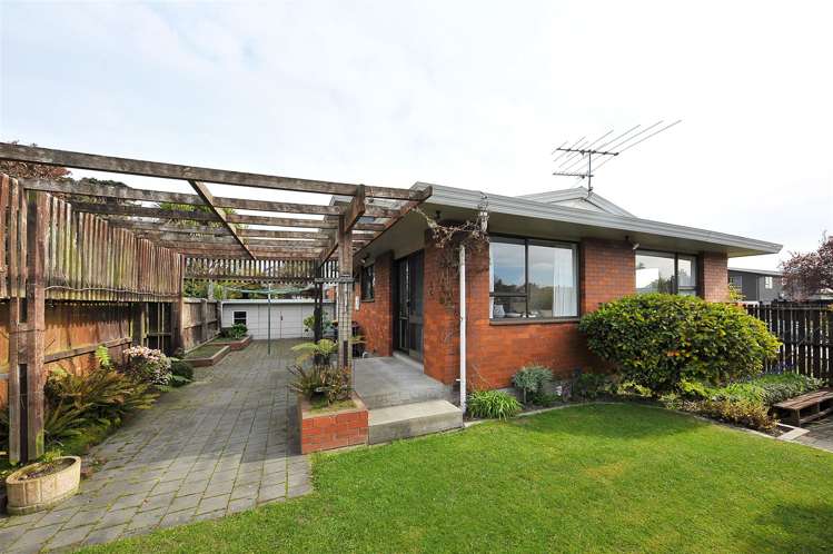 2/2 Kingham Place Avonhead_2