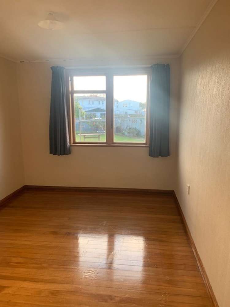 23 Holland Crescent Bulls_6