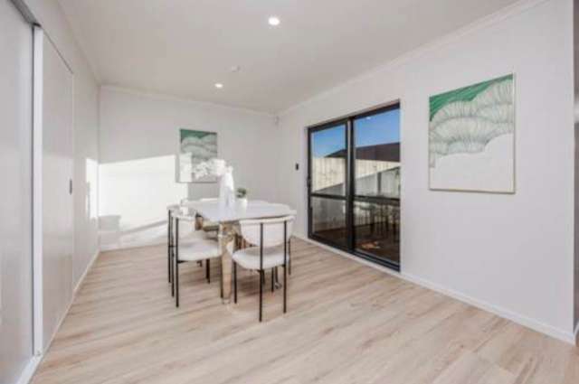 2/31 McAnnalley Street Manurewa_4