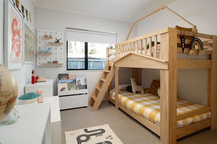 13b Richardson Avenue Burleigh_10