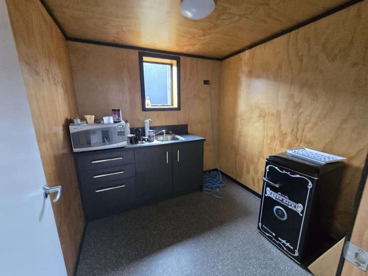 3-4 Du Pont Lane Trentham_3