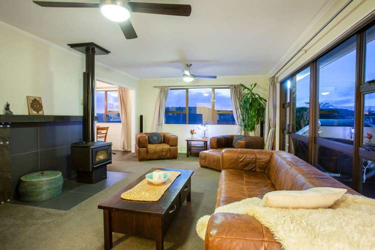 9 Langwell Place Papakowhai_26